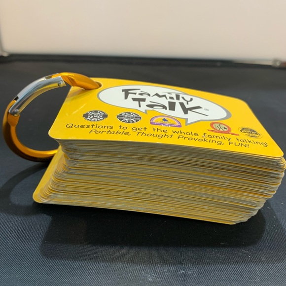 EUC FAMILY TALK PORTABLE TRAVEL GAME - Picture 6 of 6